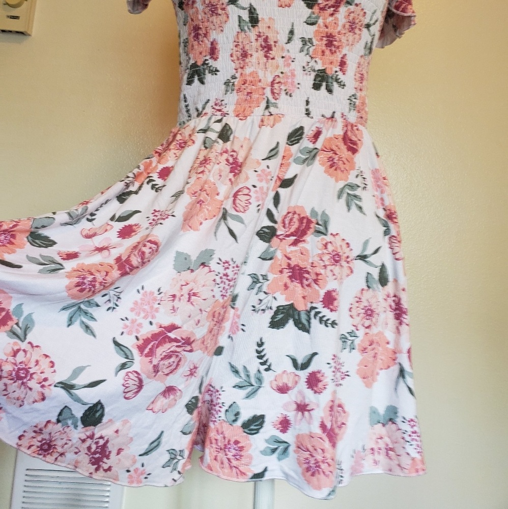 🌸Pink Garage Floral Off The Shoulder Romper🌸 - Picture 4 of 6